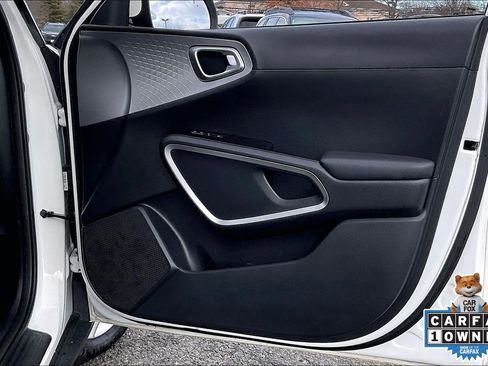 Used 2022 Kia Soul LX w/ Technology Package image 22