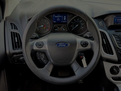 Used 2014 Ford Focus SE FWD image 14