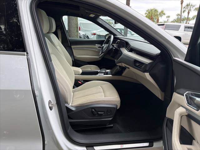 Used 2024 Audi Q8 e-tron Premium Plus w/ Premium Plus Package AWD/4WD image 19