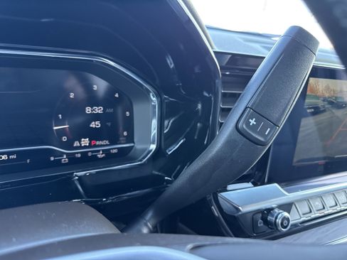 Used 2025 GMC Sierra 1500 SLT image 16