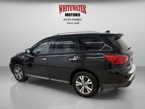 Used 2020 Nissan Pathfinder S image 2