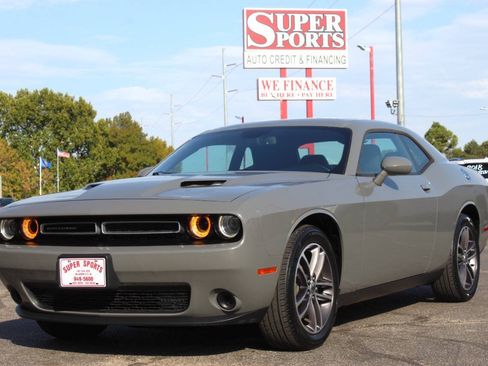 Used 2019 Dodge Challenger SXT AWD/4WD image 7