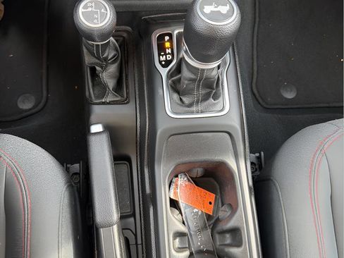 Used 2024 Jeep Wrangler Unlimited Rubicon image 28