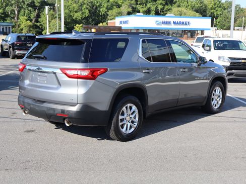 Used 2019 Chevrolet Traverse LT FWD image 10
