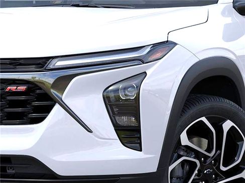 New 2026 Chevrolet Trax RS w/ Sunroof Package image 10