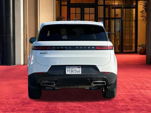 Used 2025 Land Rover Range Rover Sport image 11