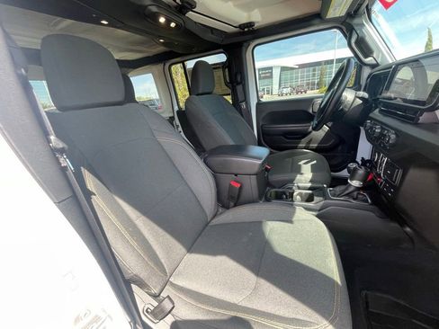 Used 2024 Jeep Wrangler Willys image 28