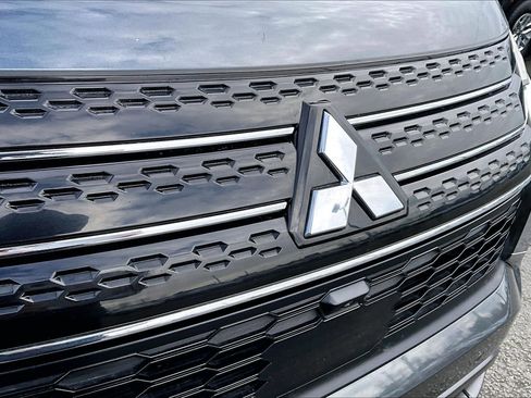 Used 2024 Mitsubishi Outlander SE image 31