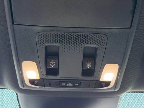 Used 2023 Honda Pilot TrailSport image 29