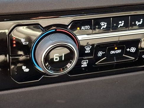 Used 2023 Chevrolet Silverado 1500 LT image 19