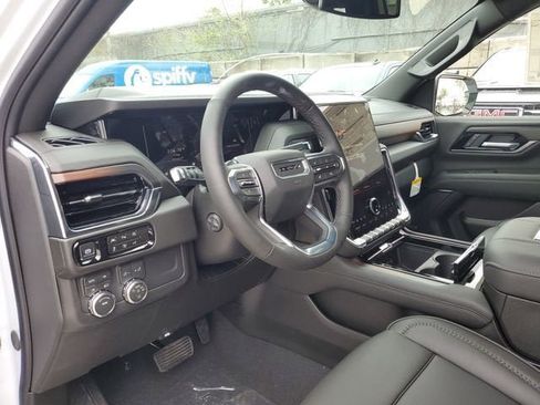 New 2026 GMC Yukon XL Denali w/ Sun & Power Step Package AWD/4WD image 20