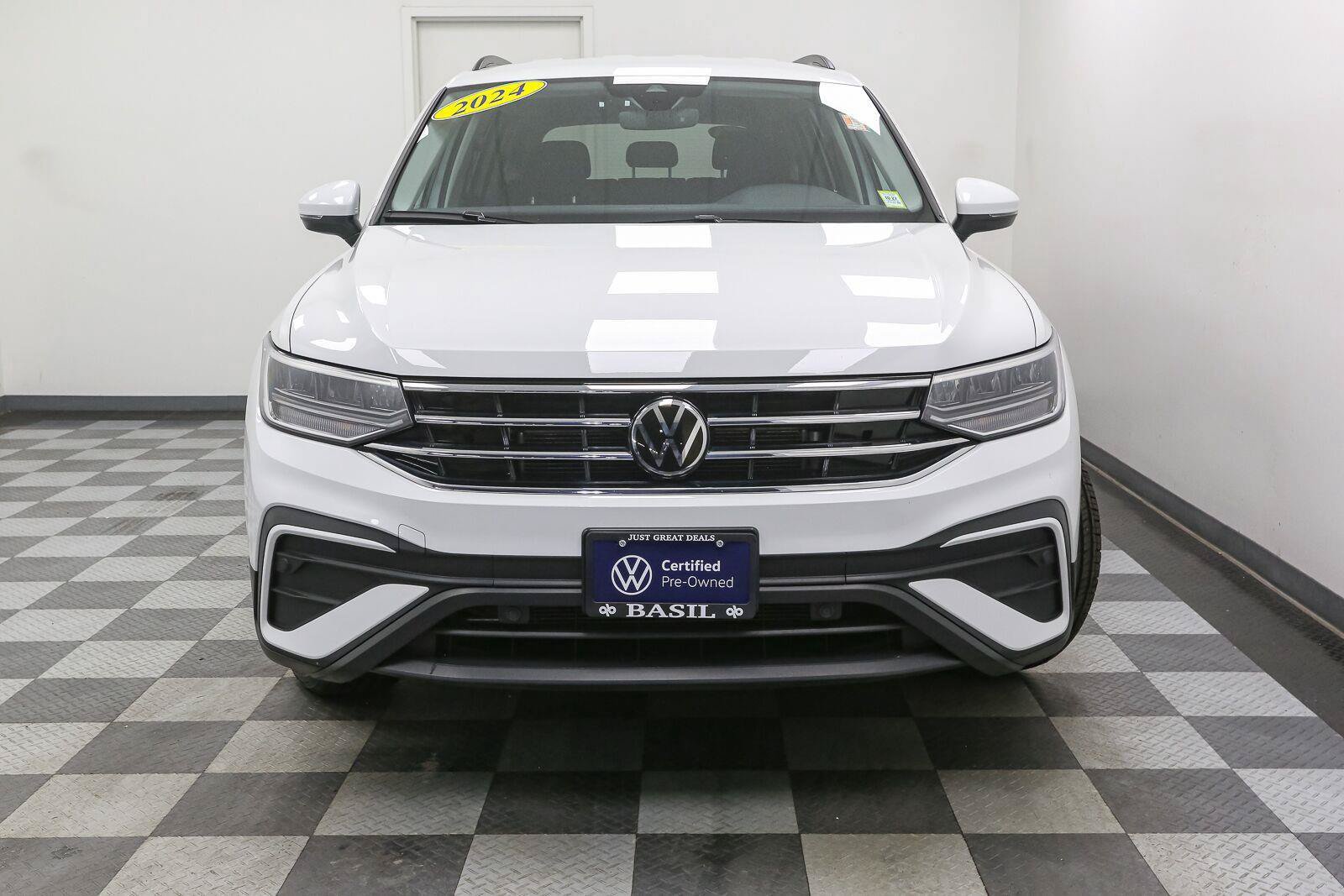 Certified 2024 Volkswagen Tiguan S AWD/4WD image 4