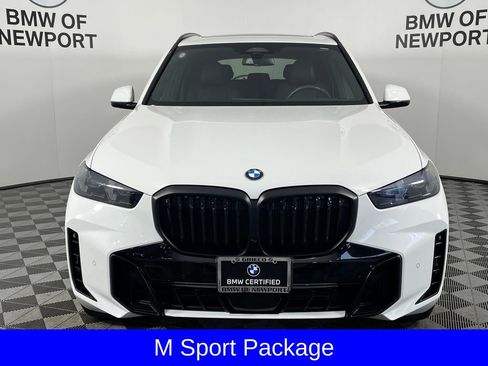 Used 2025 BMW X5 xDrive40i w/ M Sport Package AWD/4WD image 3