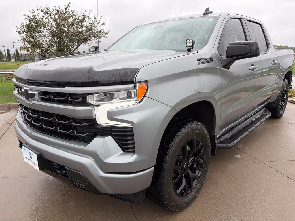Used 2025 Chevrolet Silverado 1500 RST AWD/4WD image 4