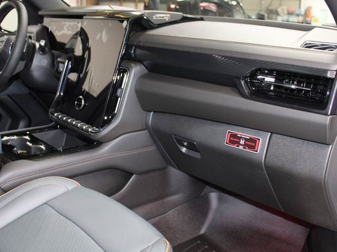New 2026 GMC Yukon AT4 w/ AT4 Premium Package AWD/4WD image 14