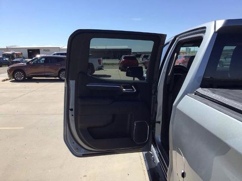 Used 2024 Chevrolet Silverado 1500 LT Trail Boss w/ Convenience Package II AWD/4WD image 14