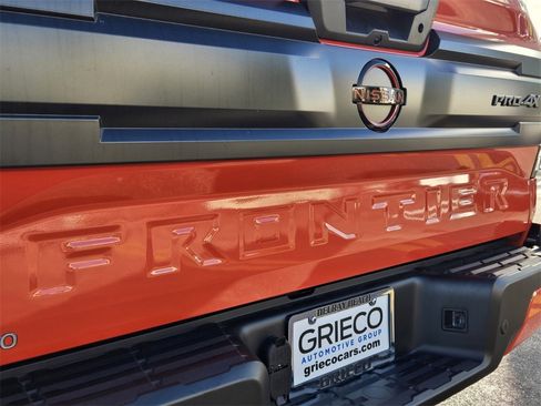 Certified 2025 Nissan Frontier PRO-4X w/ Pro Convenience Package image 8