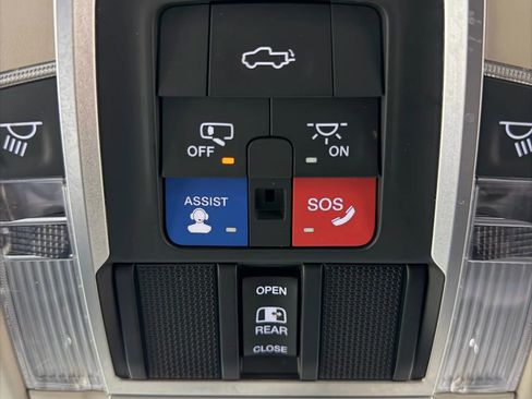 Used 2022 RAM 1500 Laramie image 32