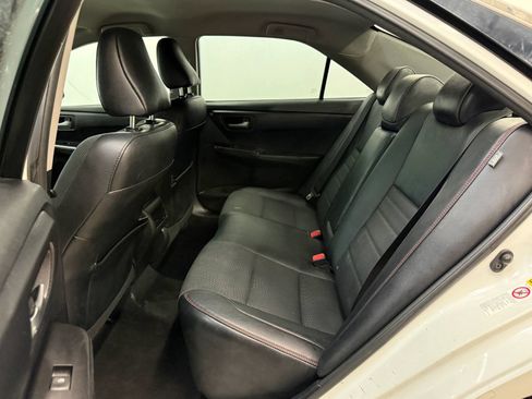 Used 2017 Toyota Camry SE FWD image 19