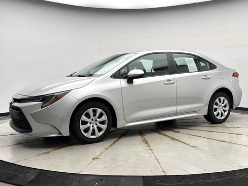 Used 2023 Toyota Corolla LE FWD image 1