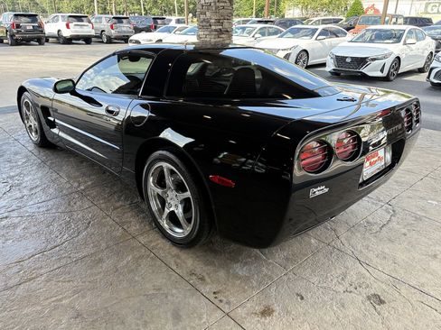 Used 2002 Chevrolet Corvette Coupe w/ Preferred Equipment Group2 RWD image 8