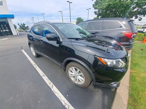 Used 2017 Nissan Rogue Sport SV w/ SV Premium Package AWD/4WD image 1