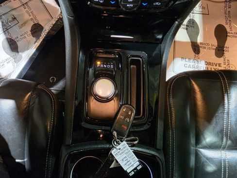 Used 2021 Chrysler 300 S RWD image 40