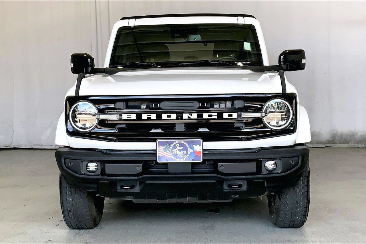 Used 2023 Ford Bronco Outer Banks AWD/4WD image 2