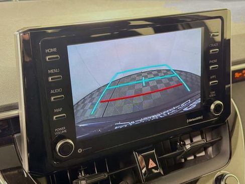 Used 2021 Toyota Corolla LE FWD image 19