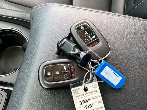 Used 2024 Honda Pilot EX-L image 14