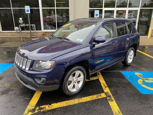Used 2014 Jeep Compass Latitude AWD/4WD image 2