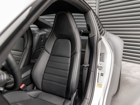 Certified 2025 Porsche 911 Carrera S RWD image 5