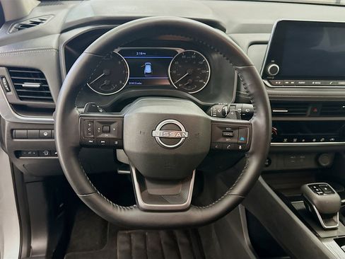 Used 2025 Nissan Rogue SV image 18