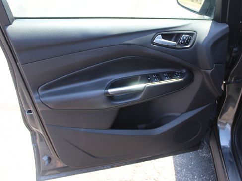 Used 2017 Ford Escape Titanium FWD image 21