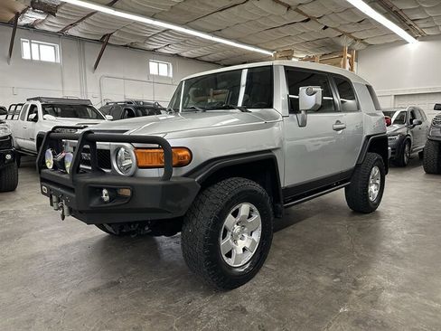 Used 2007 Toyota FJ Cruiser 4WD image 6