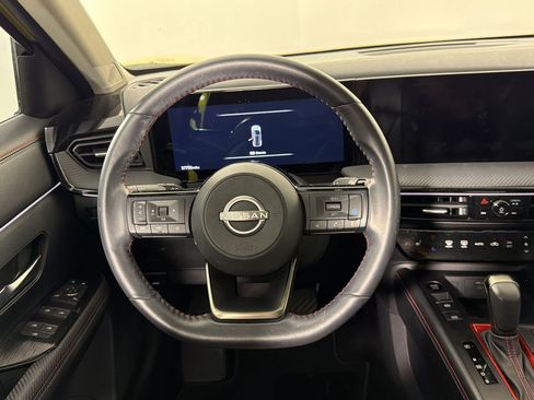 Used 2025 Nissan Kicks SR w/ SR Premium Package FWD image 29
