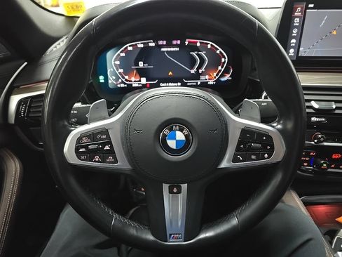 Used 2021 BMW M550i xDrive w/ Executive Package AWD/4WD image 21