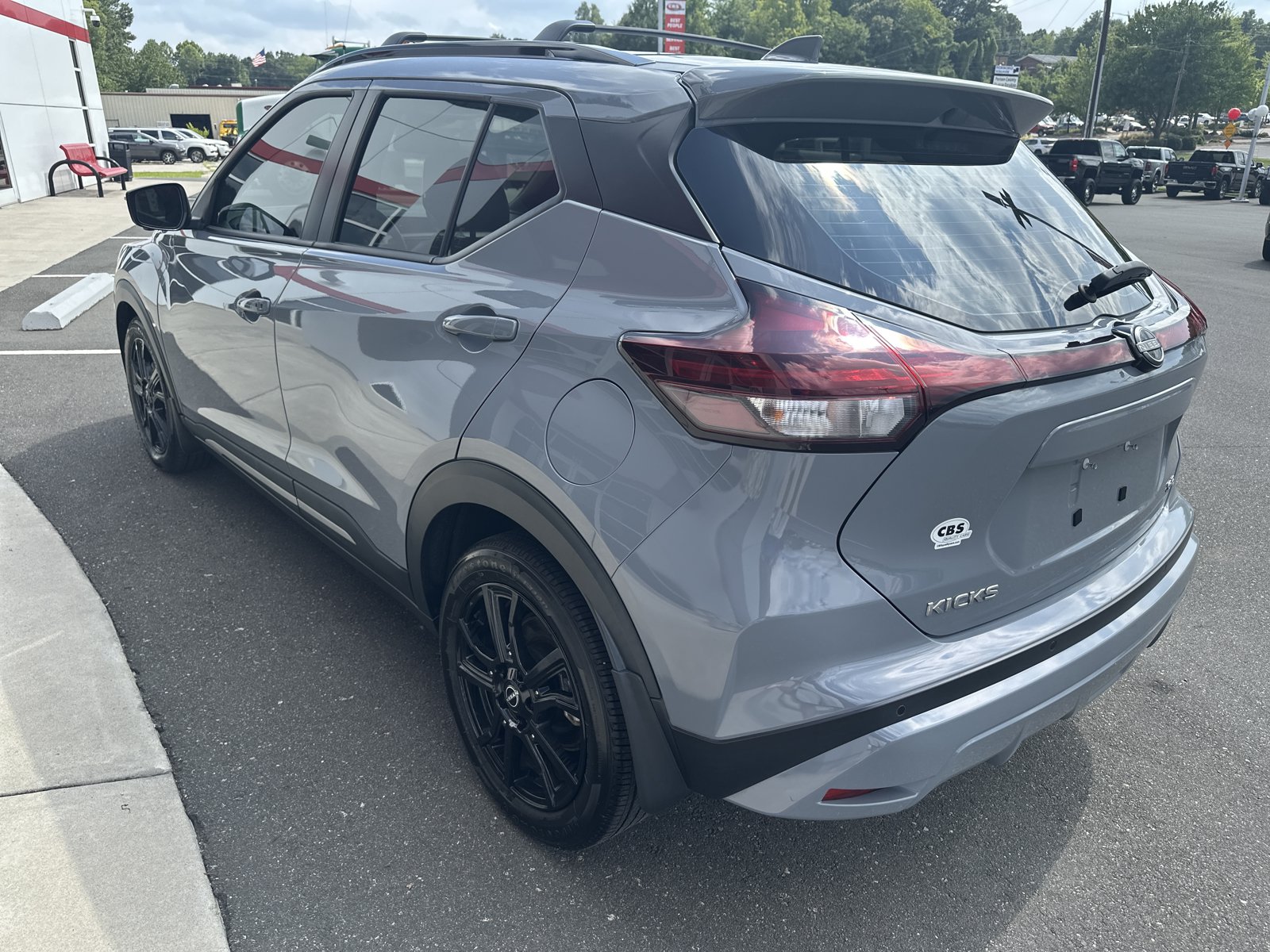 Used 2024 Nissan Kicks SR w/ SR Premium Package FWD image 6