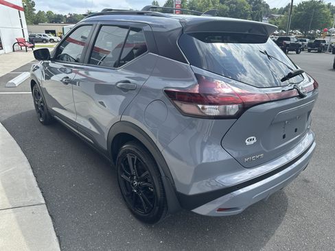 Used 2024 Nissan Kicks SR w/ SR Premium Package FWD image 6