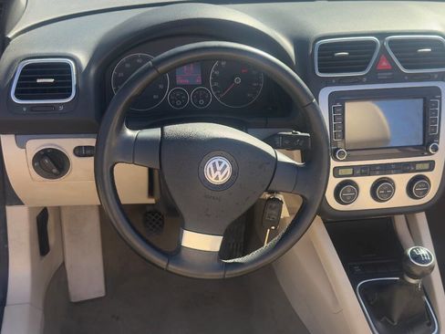 Used 2008 Volkswagen Eos FWD image 26