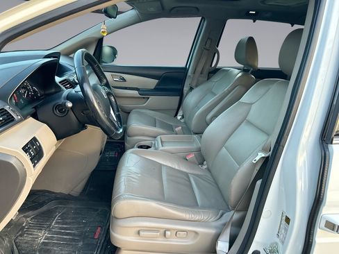 Used 2014 Honda Odyssey Touring Elite image 11