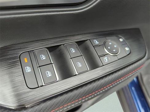 Certified 2025 Nissan Kicks SR image 19