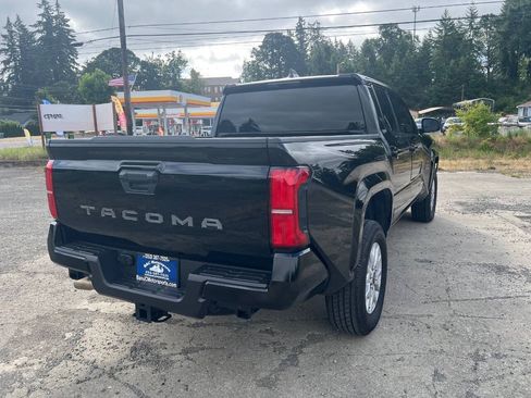 Used 2025 Toyota Tacoma SR5 RWD image 37