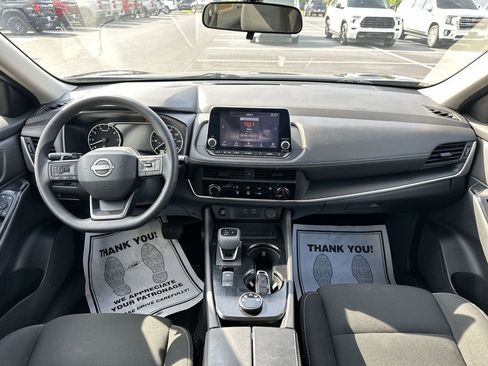 Used 2025 Nissan Rogue S AWD/4WD image 10
