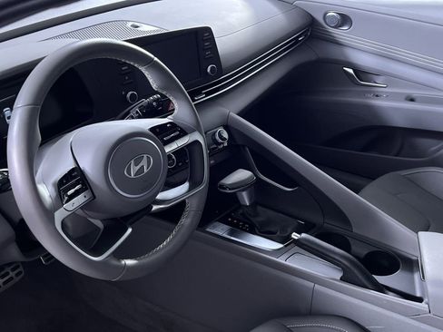 Used 2025 Hyundai Elantra Sport image 29