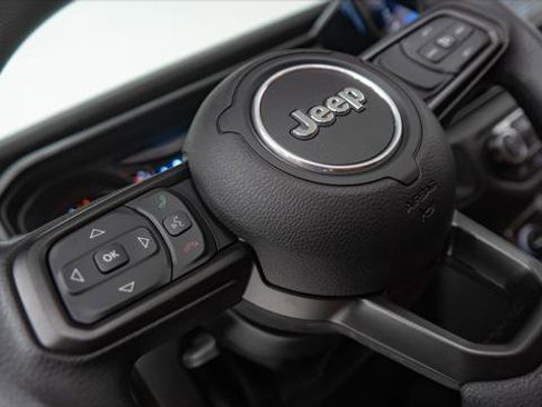 Used 2025 Jeep Gladiator Sport image 48