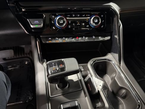 Certified 2023 GMC Sierra 1500 AT4 w/ AT4 Premium Package AWD/4WD image 32