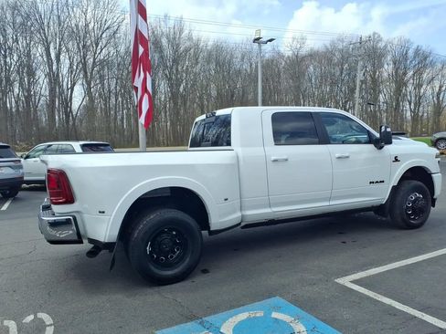 Used 2025 RAM 3500 Limited AWD/4WD image 6