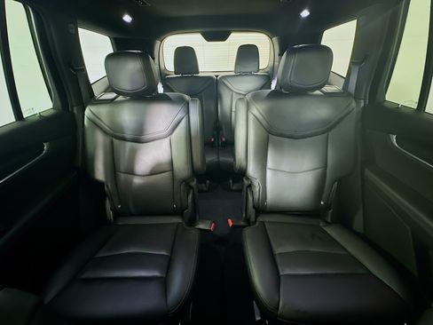 Used 2021 Cadillac XT6 Premium Luxury FWD image 30