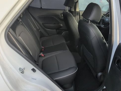 Used 2023 Hyundai Venue Limited w/ Cargo Package image 20